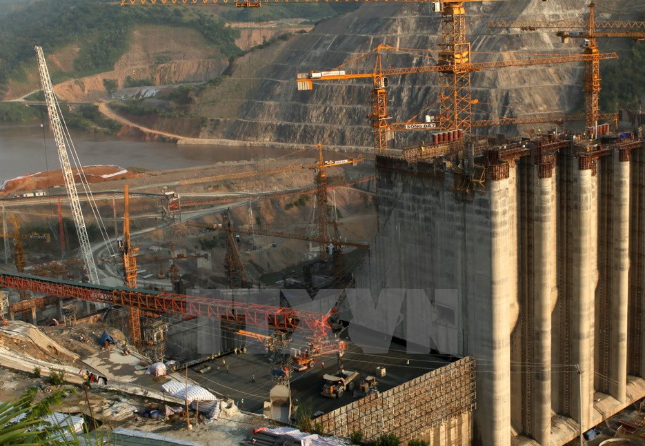 Sập hầm thủy điện làm 11 công nhân bị mắc kẹt