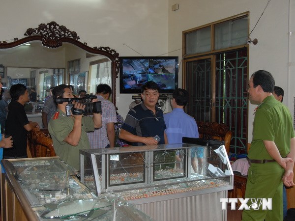 10 giờ đồng hồ "c&acirc;n n&atilde;o" ph&aacute; vụ cướp tiệm v&agrave;ng t&aacute;o tợn