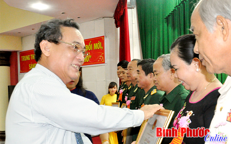 Tuy&ecirc;n dương 119 cựu chiến binh gương mẫu