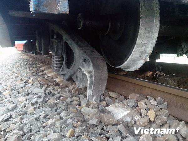 Tàu hàng gặp sự cố, đường sắt Bắc-Nam tê liệt nhiều giờ