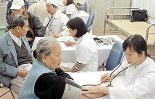 Ký kết hợp đồng làm việc tại trạm y tế xã