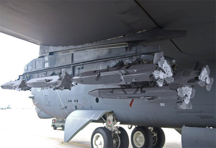 Mỹ đặt thêm nhiều “tên lửa mồi” MALD-J