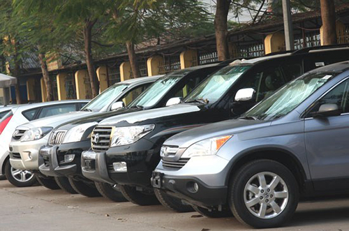 Không mua xe công trong năm 2015