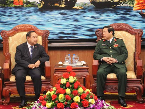 Bộ trưởng Quốc ph&ograve;ng Th&aacute;i Lan thăm v&agrave; l&agrave;m việc tại Việt Nam