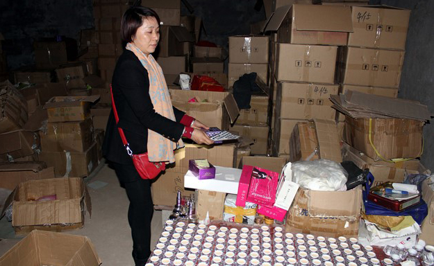 Phát hiện hơn 100.000 mỹ phẩm giả, nhập lậu