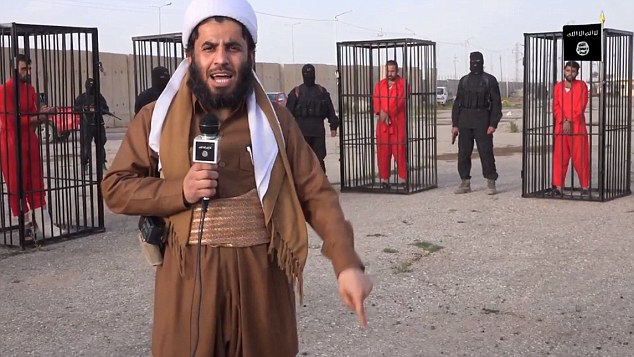 Video tù binh bị IS nhốt trong lồng, diễu khắp phố