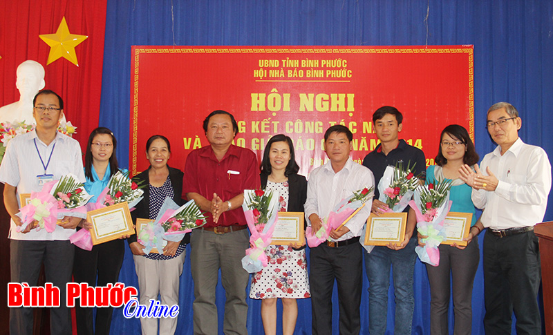 58 t&aacute;c phẩm đoạt giải b&aacute;o ch&iacute; tỉnh B&igrave;nh Phước