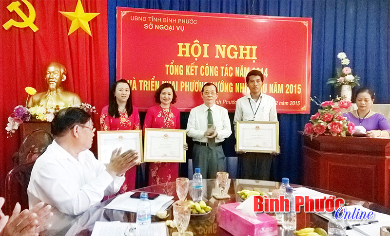 C&aacute;n bộ ng&agrave;nh ngoại vụ cần phải c&oacute; phong c&aacute;ch chuy&ecirc;n nghiệp 