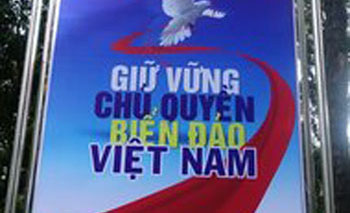 Áp phích biển đảo Việt Nam lên báo Mỹ