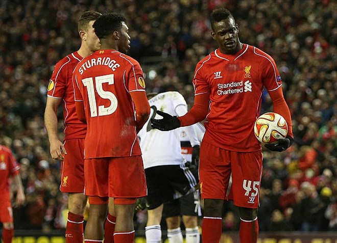 Mang chiến thắng về cho Liverpool, Balotelli vẫn bị "lên án"