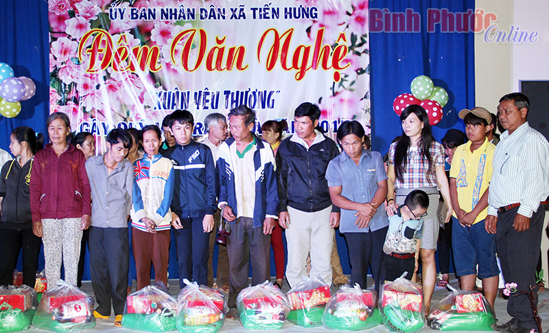 Xã Tiến Hưng: Quyên góp gần 90 triệu đồng lo tết cho người nghèo