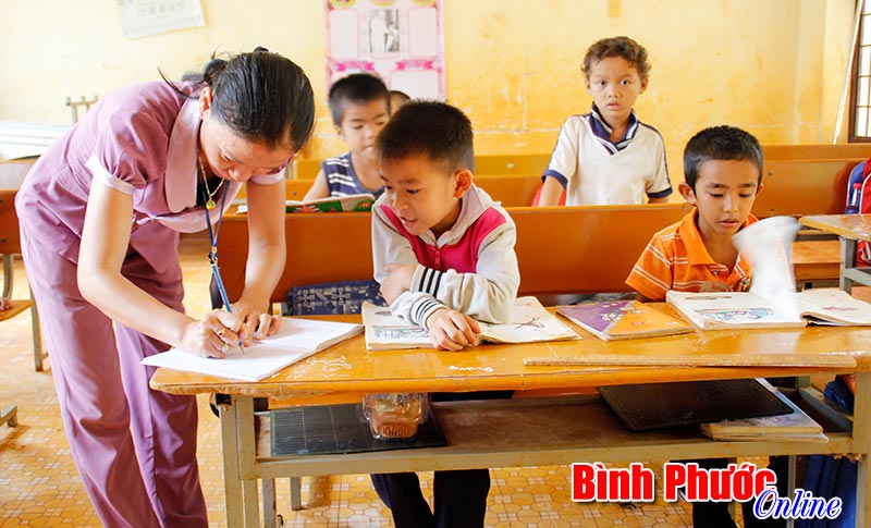 Chính sách miễn, giảm học phí và hỗ trợ chi phí học tập