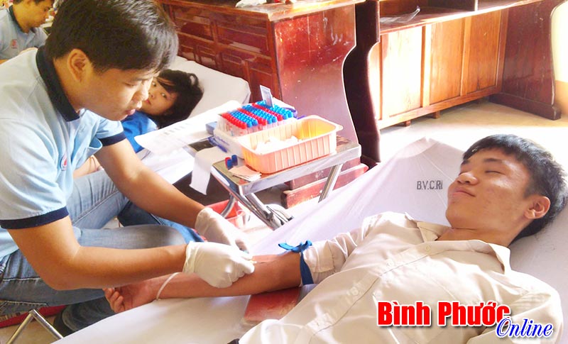 580 giáo viên, học sinh tham gia hiến máu