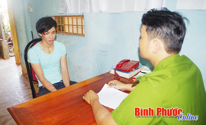 Bị truy n&atilde; vẫn &ldquo;đ&aacute;&rdquo; xe m&aacute;y