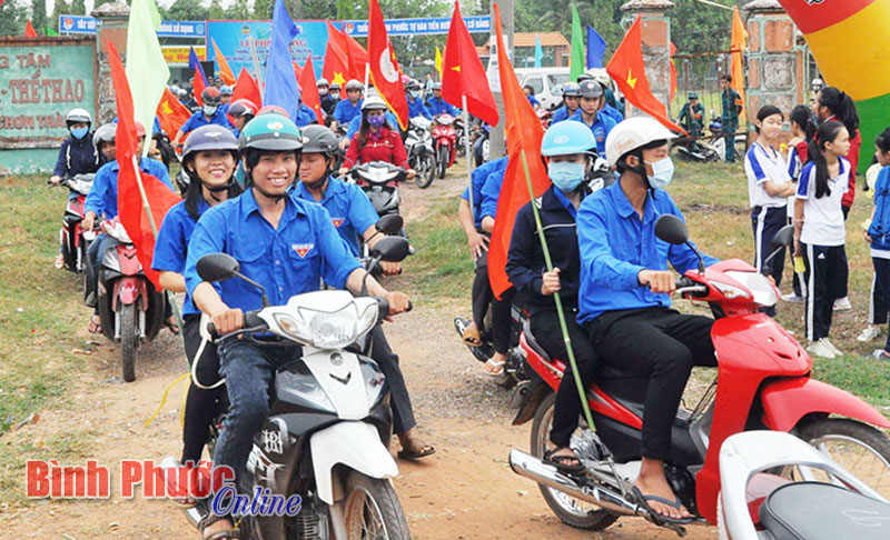 Tháng thanh niên năm 2015: tự hào tiến bước dưới cờ Đảng