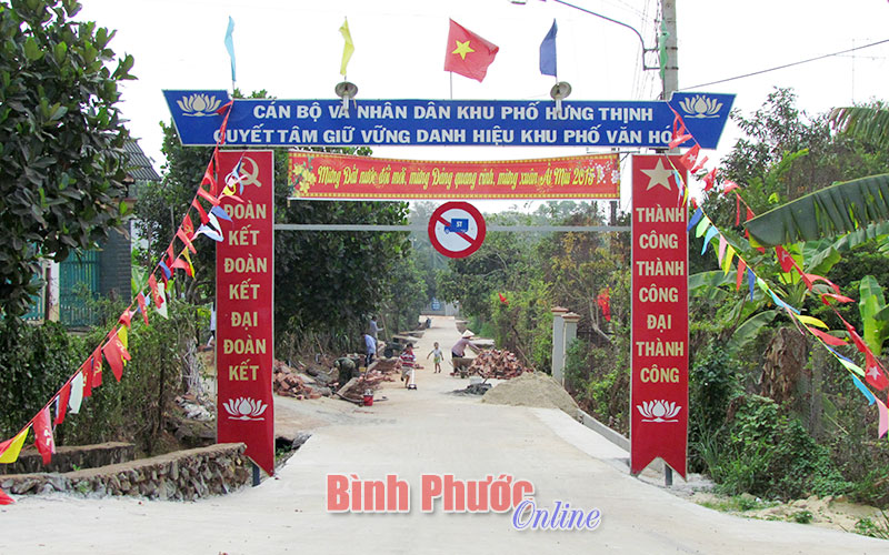 Hai con đường bê tông thắm đượm nghĩa tình