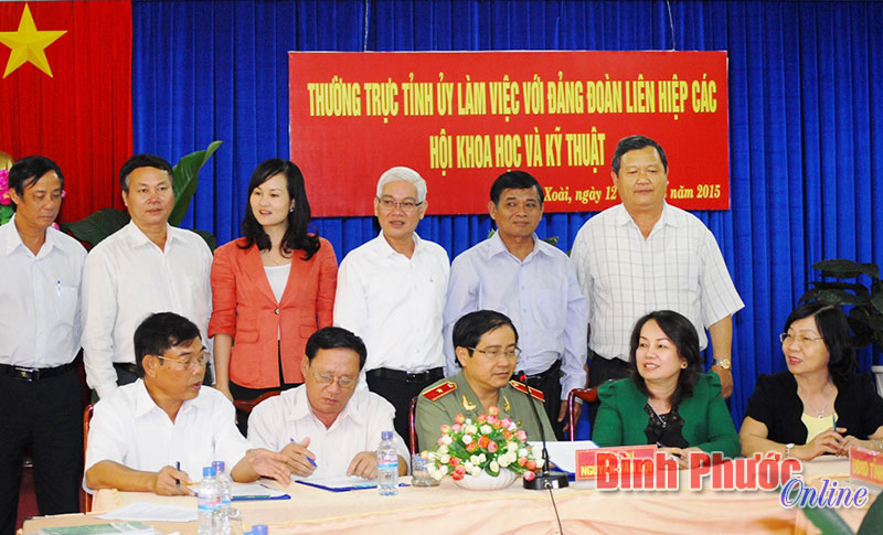 Tri thức v&agrave; nguồn nh&acirc;n lực trẻ l&agrave; yếu tố quyết định sự ph&aacute;t triển