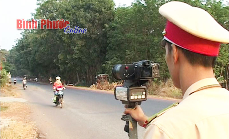 CSGT B&igrave;nh Long t&iacute;ch cực hưởng ứng phong tr&agrave;o &ldquo;V&igrave; an ninh Tổ quốc&rdquo;