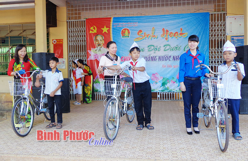 Tuổi trẻ Đồng Phú: ngàn việc nhỏ hướng về cuộc sống cộng đồng