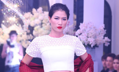 Người mẫu Trang Trần bị bắt khẩn cấp