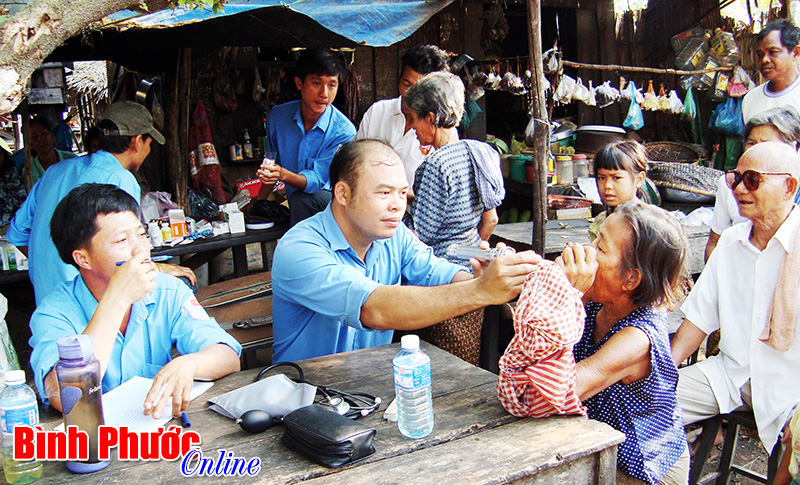 Bộ đội Việt Nam như người th&acirc;n