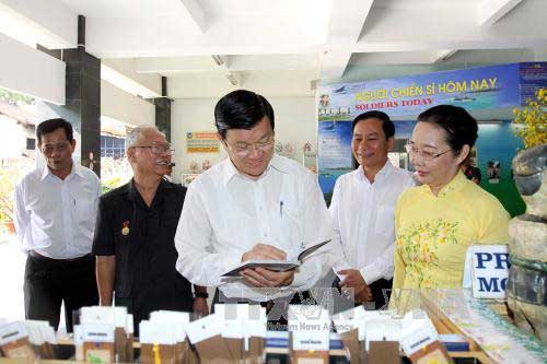 Chủ tịch nước gặp mặt c&aacute;c cựu t&ugrave; binh Việt Nam