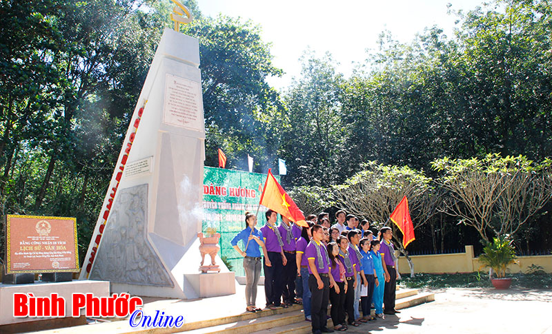 Đảng l&agrave; m&ugrave;a Xu&acirc;n của d&acirc;n tộc