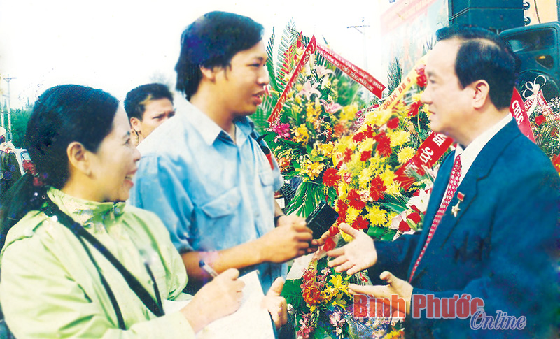 Gặp gỡ anh hùng phi công Nguyễn Thành Trung trong ngày vui kỷ niệm 30 năm giải phóng Phước Long