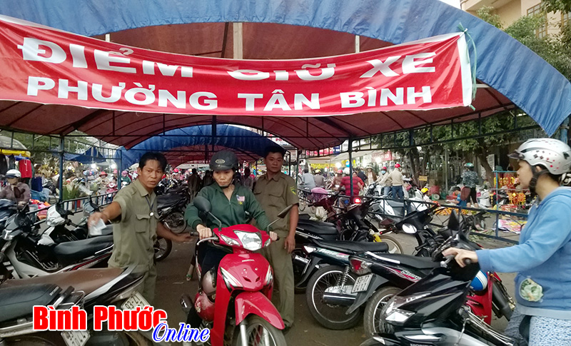 Giữ xe mùa tết - thu nhập khủng