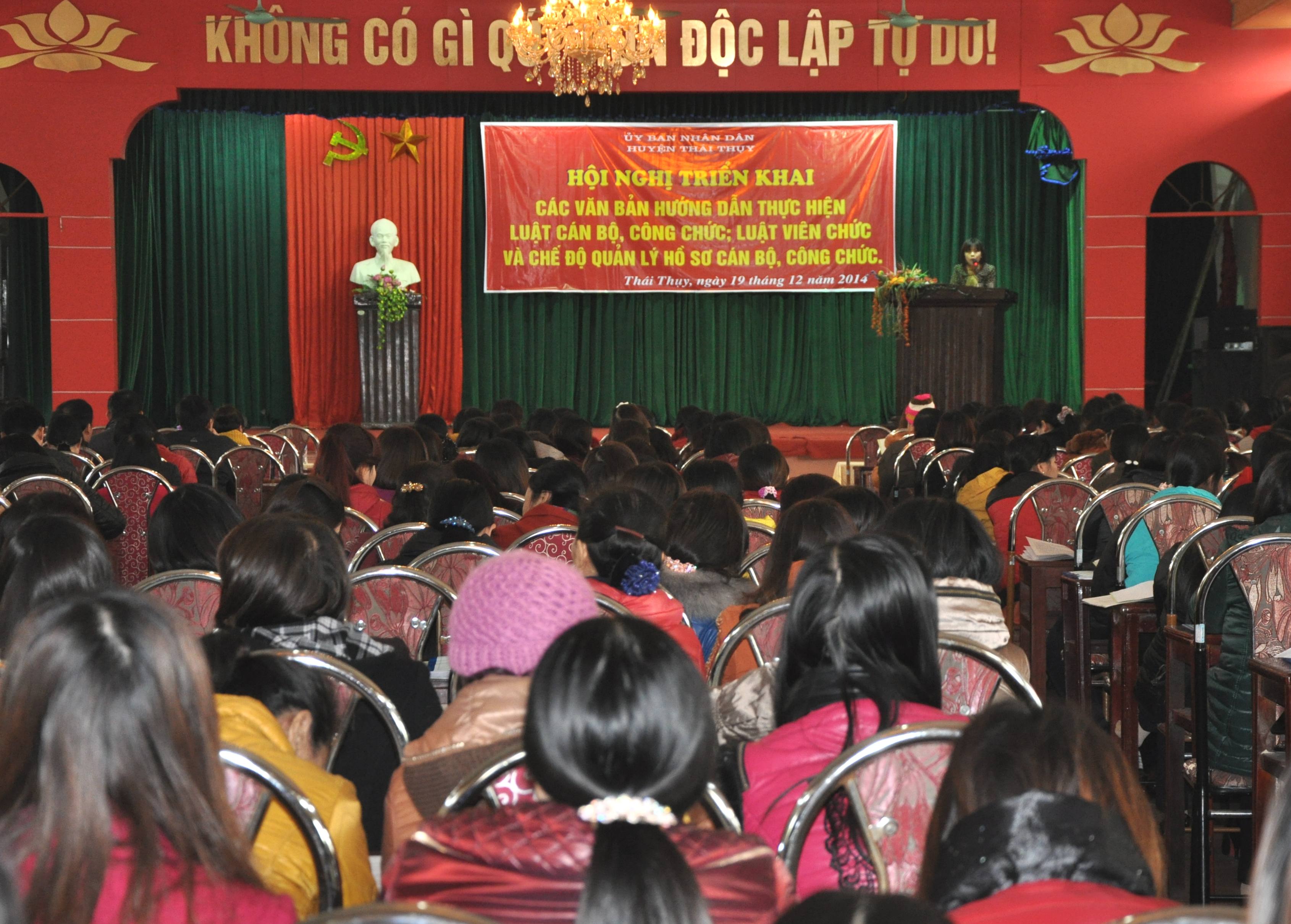 Tổ chức hội nghị c&aacute;n bộ, c&ocirc;ng chức, vi&ecirc;n chức