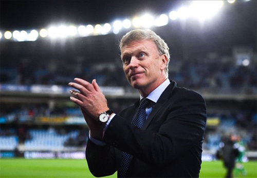 Moyes tự tin có thể đánh bại Barca