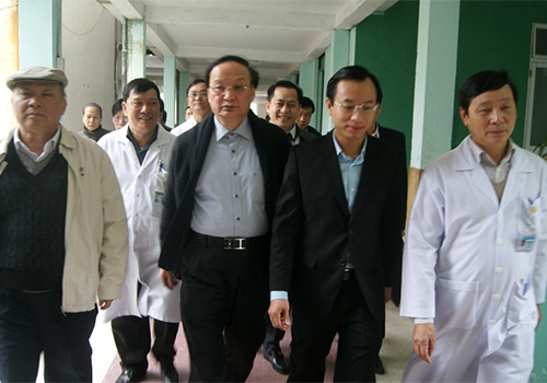 Ông Nguyễn Bá Thanh có thể tự ăn uống và đi lại