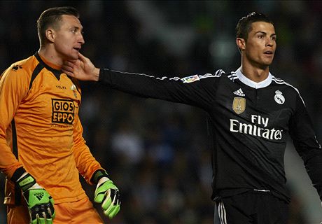 Real nới rộng cách biệt với Barca