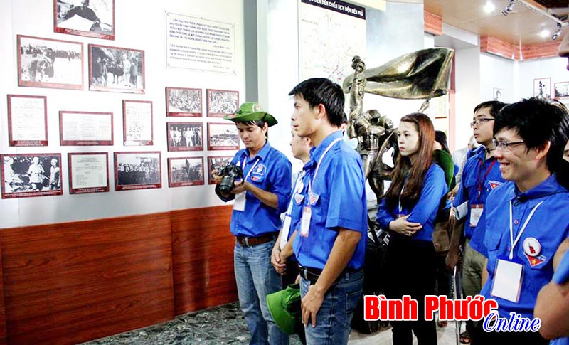 “Dân ta phải biết sử ta”