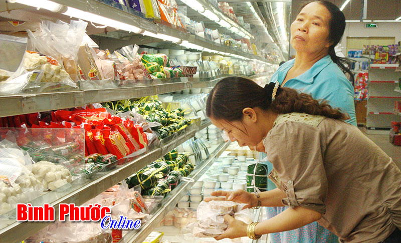 Hàng tết dồi dào nhưng sức mua yếu