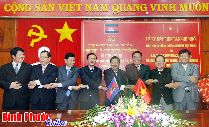 S&ocirc;i động quan hệ ngoại giao