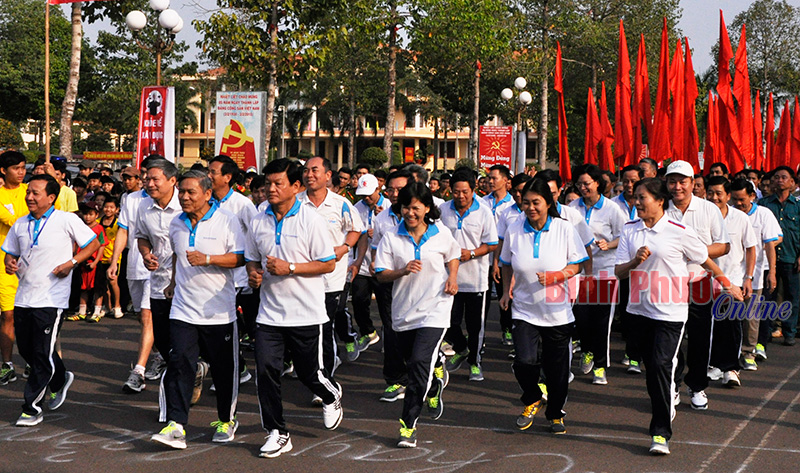 S&ocirc;i động &ldquo;Ng&agrave;y chạy Olympic v&igrave; sức khỏe to&agrave;n d&acirc;n năm 2015&rdquo;