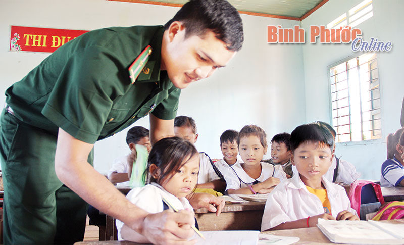 Nghĩa t&igrave;nh qu&acirc;n d&acirc;n ở Lộc Thịnh