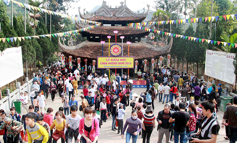 Tháng ăn chơi - ai làm, ai chơi!?