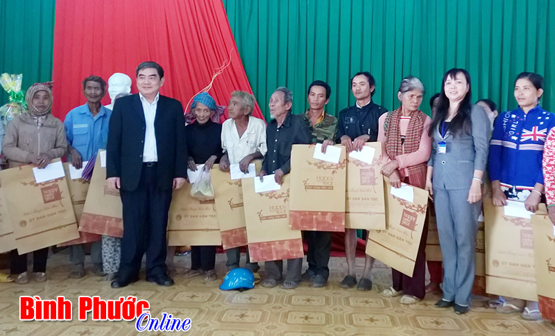 Thứ trưởng, Ph&oacute; chủ nhiệm Ủy ban D&acirc;n tộc H&agrave; H&ugrave;ng thăm v&agrave; l&agrave;m việc tại B&igrave;nh Phước