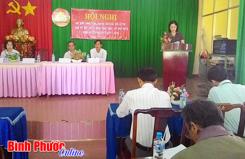 Đại biểu HĐND tỉnh, huyện Đồng Ph&uacute; tiếp x&uacute;c cử tri x&atilde; Đồng T&acirc;m