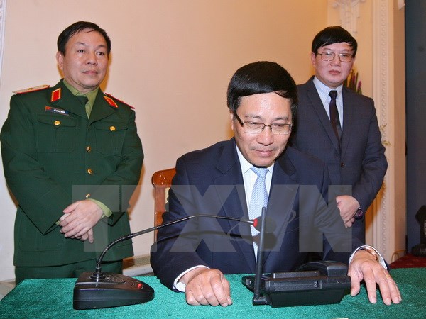 Khai trương Tổng đ&agrave;i bảo hộ c&ocirc;ng d&acirc;n Việt Nam ở nước ngo&agrave;i