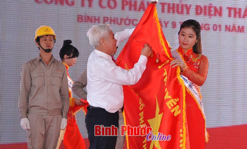 C&ocirc;ng ty cổ phần thủy điện Th&aacute;c Mơ đ&oacute;n nhận Hu&acirc;n chương Lao động hạng Nhất