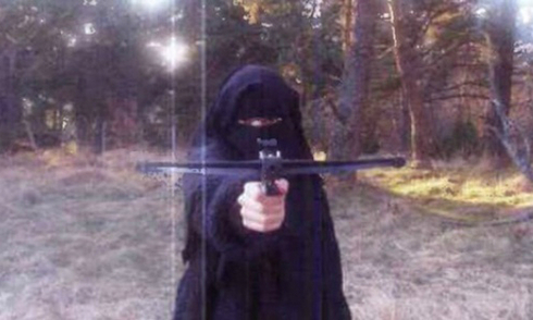 Người phụ nữ đang bị truy nã gắt gao nhất nước Pháp