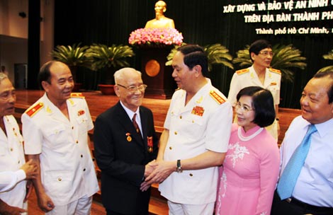 C&ocirc;ng an nh&acirc;n d&acirc;n tiếp bước truyền thống 70 năm anh h&ugrave;ng