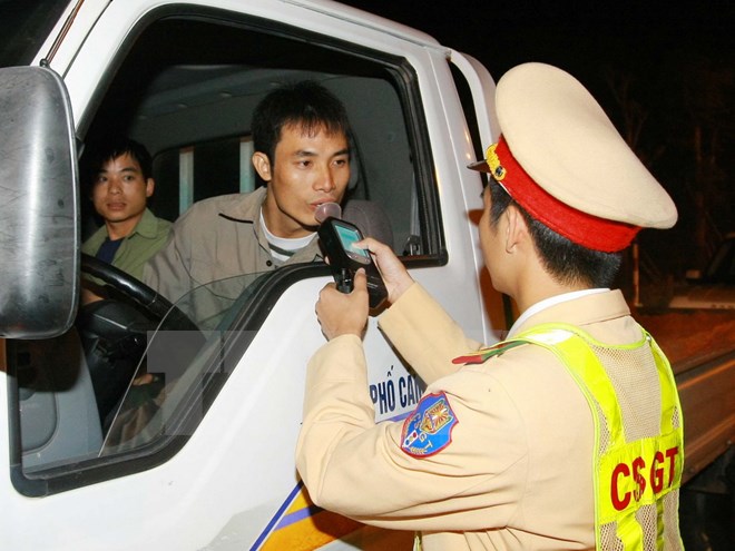 30 ng&agrave;y, gần 700 t&agrave;i xế "ma men" bị cảnh s&aacute;t giao th&ocirc;ng xử l&yacute;
