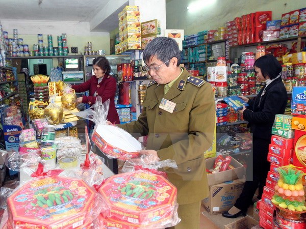 Bánh, mứt Tết: Hàng nội đang chiếm ưu thế, sức tiêu thụ còn yếu