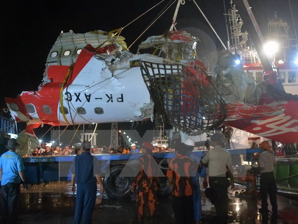 Indonesia bắt đầu phân tích hộp đen của chiếc máy bay QZ8501