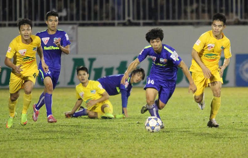 Lứa U19 của bầu Đức đang phát triển lệch hướng?