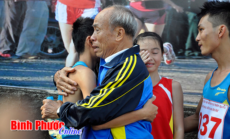 Việt dã “Chinh phục đỉnh cao Bà Rá”: Tưng bừng ngày hội ở Phước Long